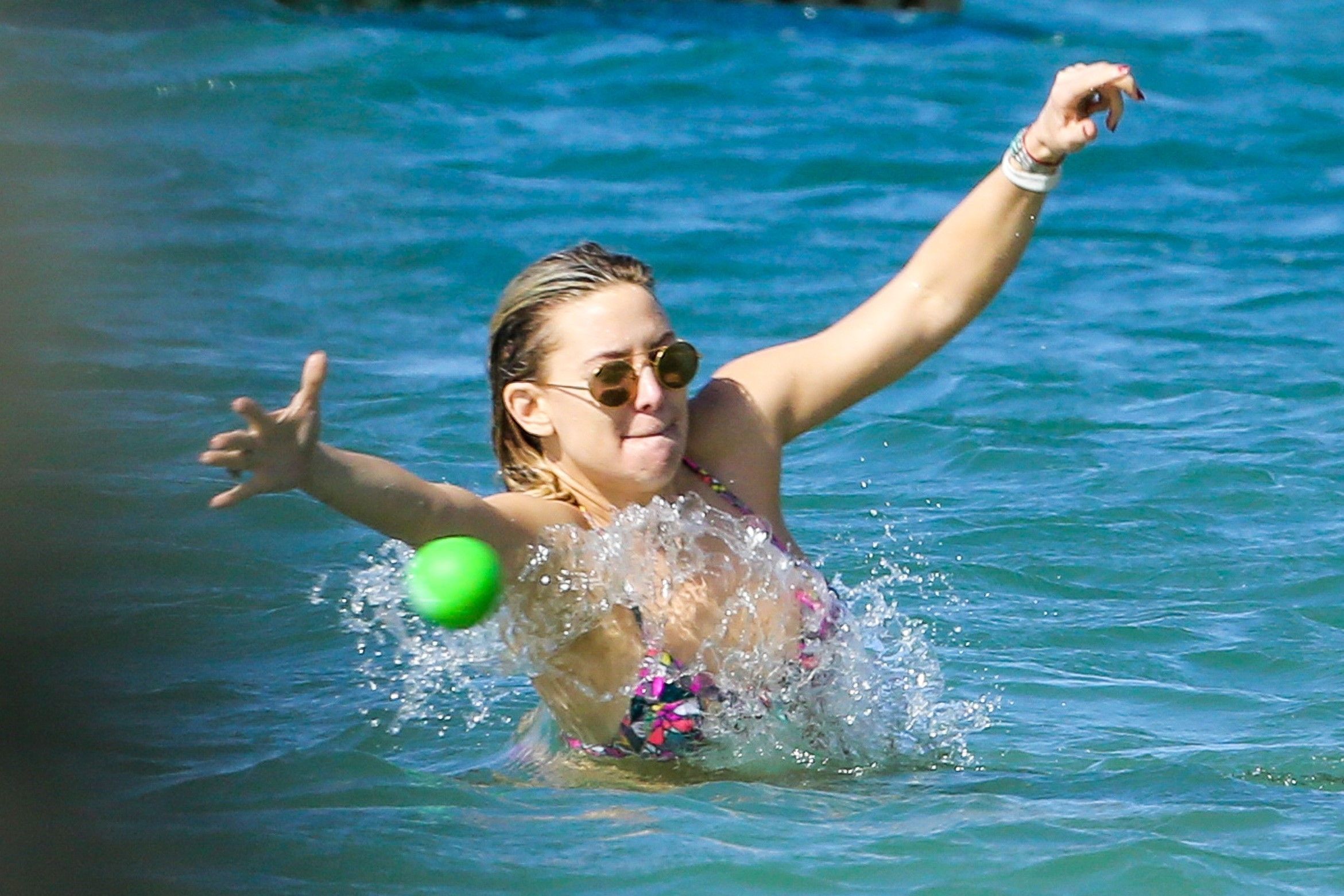 Kate Hudson Flaunts Her Toned Body On The Beach #79552866