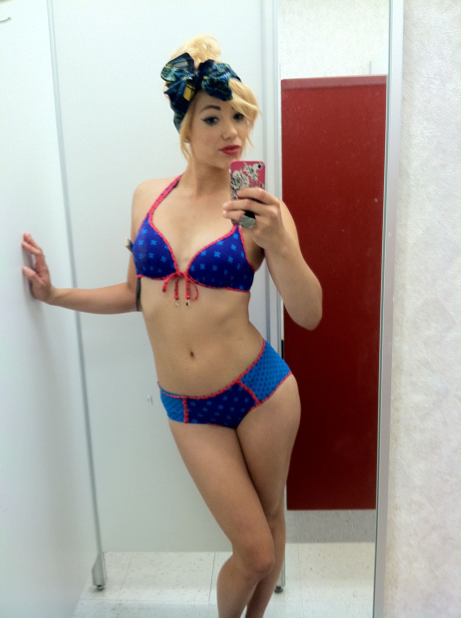 Jacqueline dunford: selfie specchio topless e altro
 #79541390