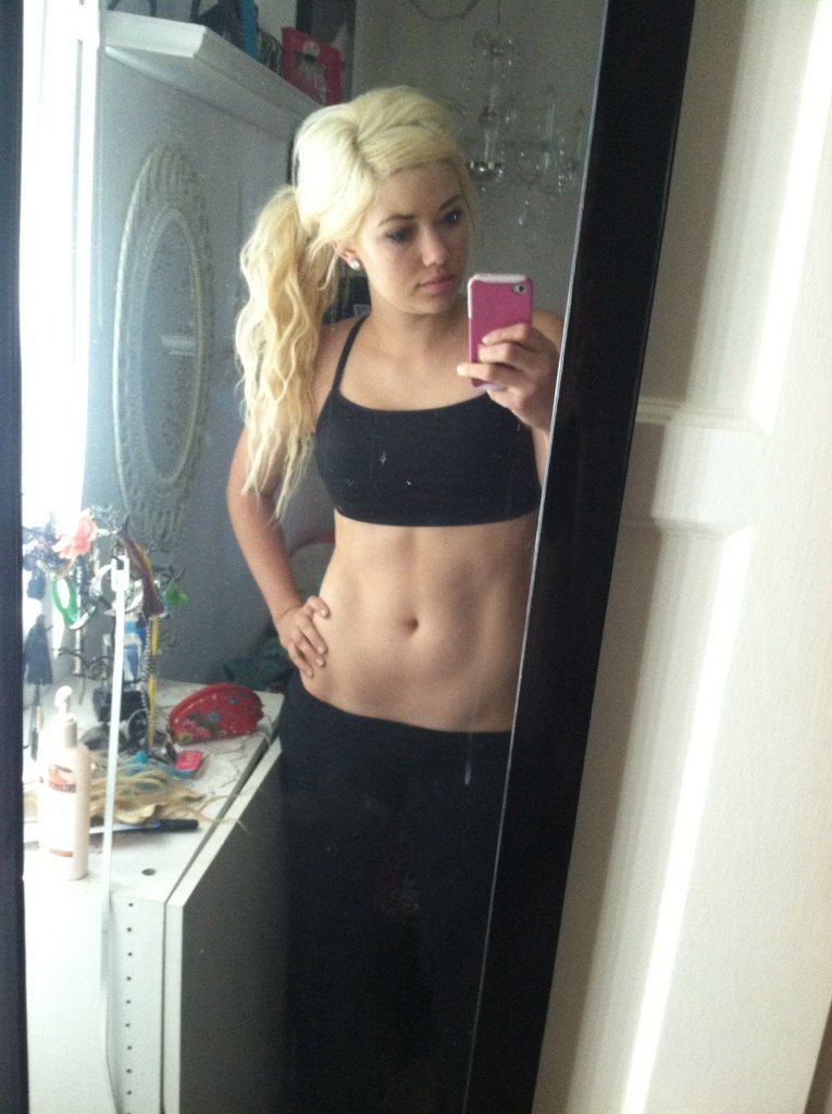 Jacqueline Dunford: Topless Mirror Selfies And More #79541402