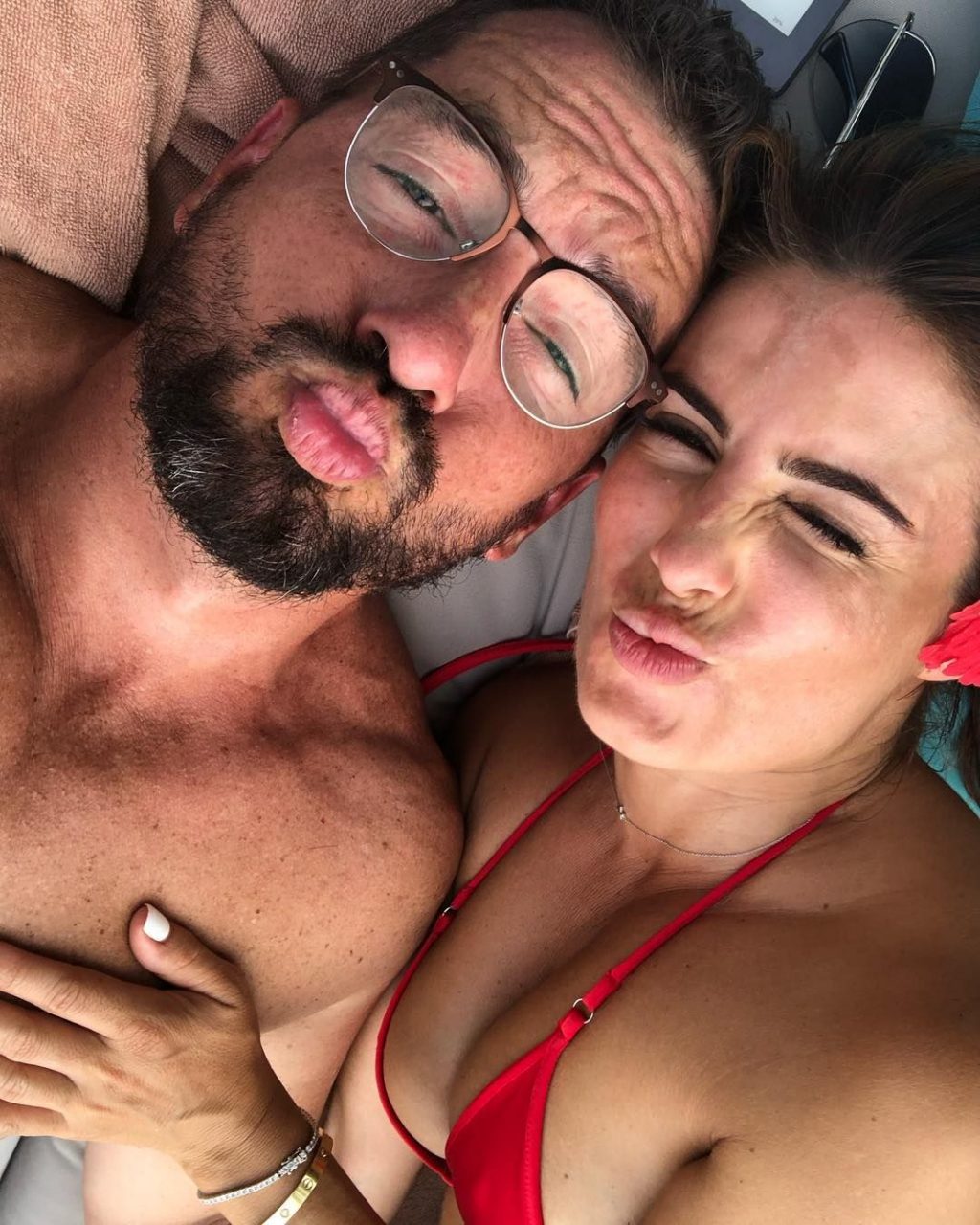 Ada nicodemou en bikini
 #79606411