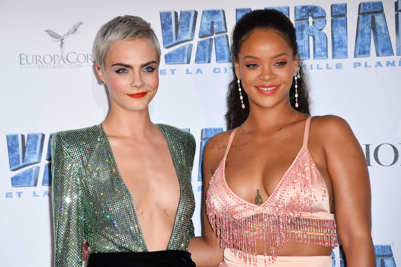 Cara delevingne & rihanna セクシーな写真
 #79619027