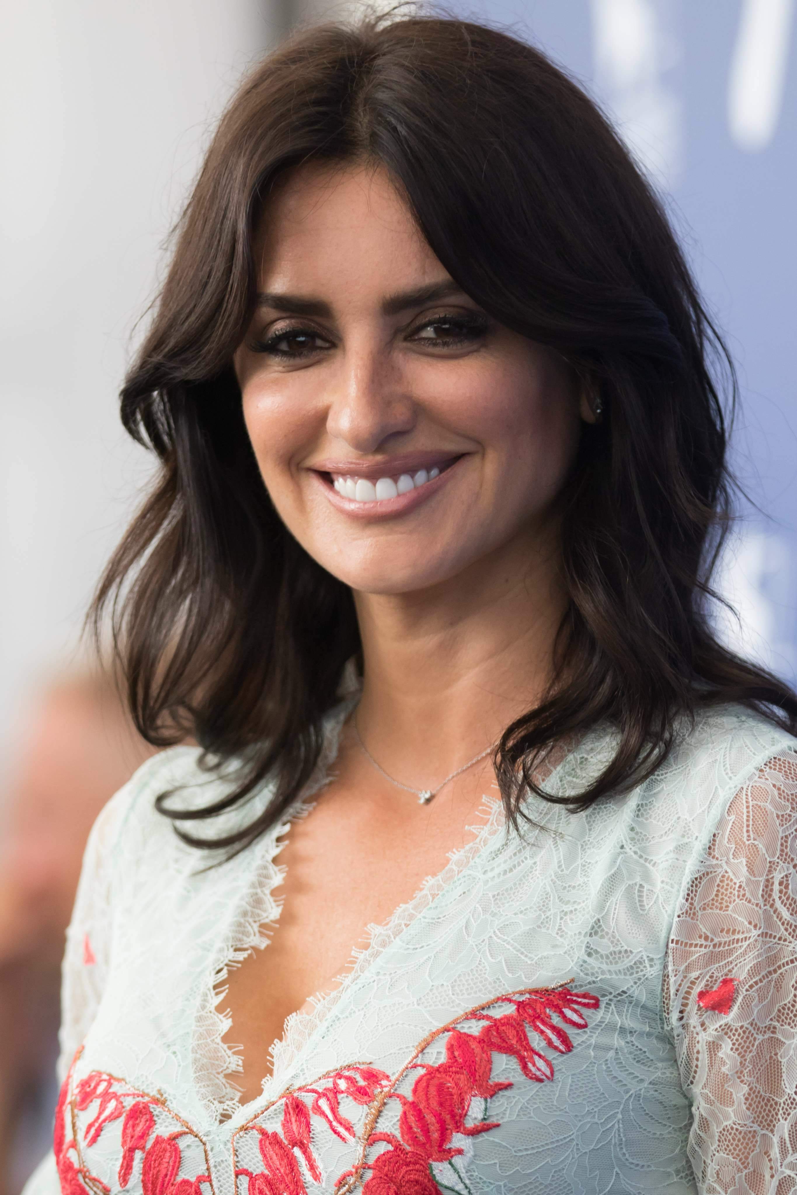 Penelope Cruz Sexy #79614083