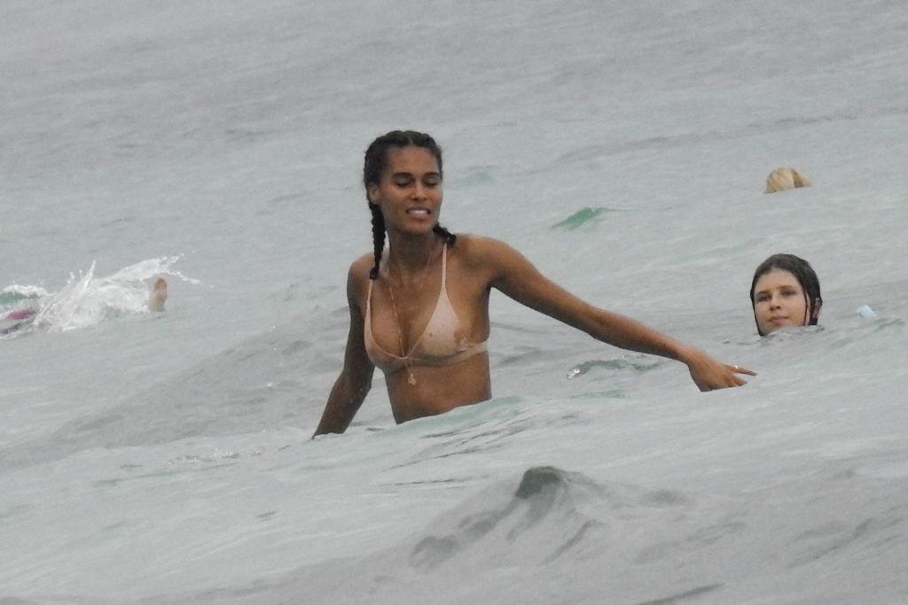 Jourdan dunn & cindy bruna erotisch
 #79519094