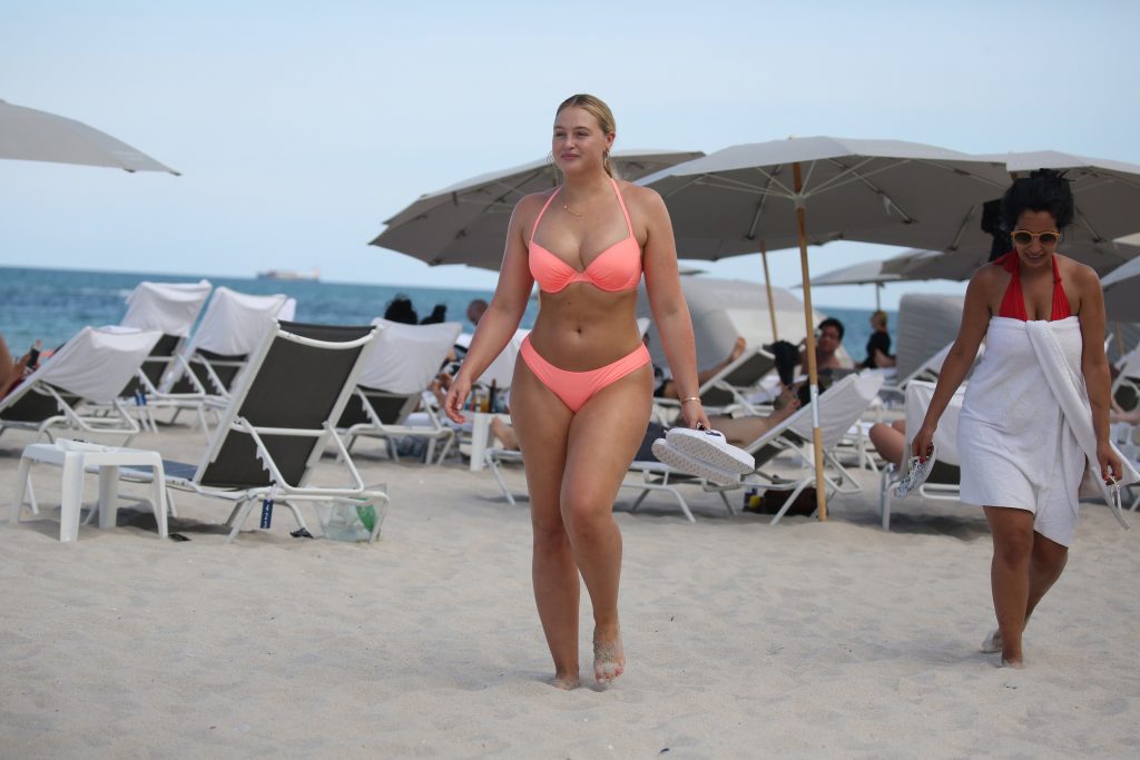 Iskra Lawrence Sexy #79540906