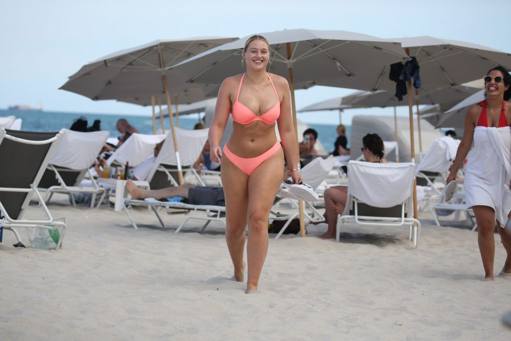 Iskra Lawrence Sexy #79540909
