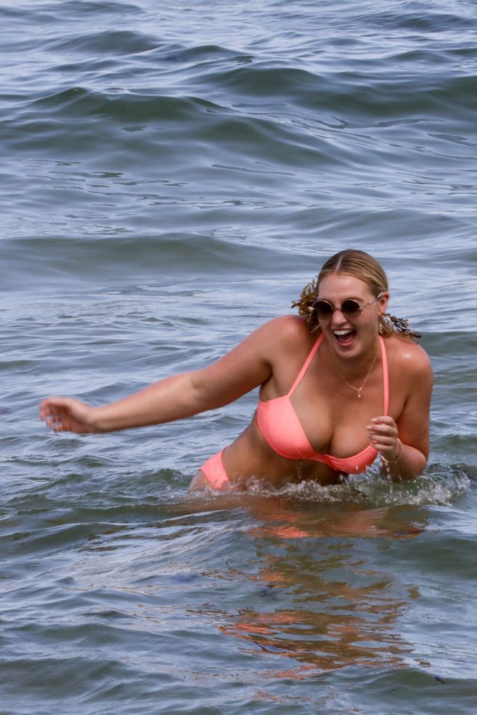 Iskra Lawrence Sexy #79540981