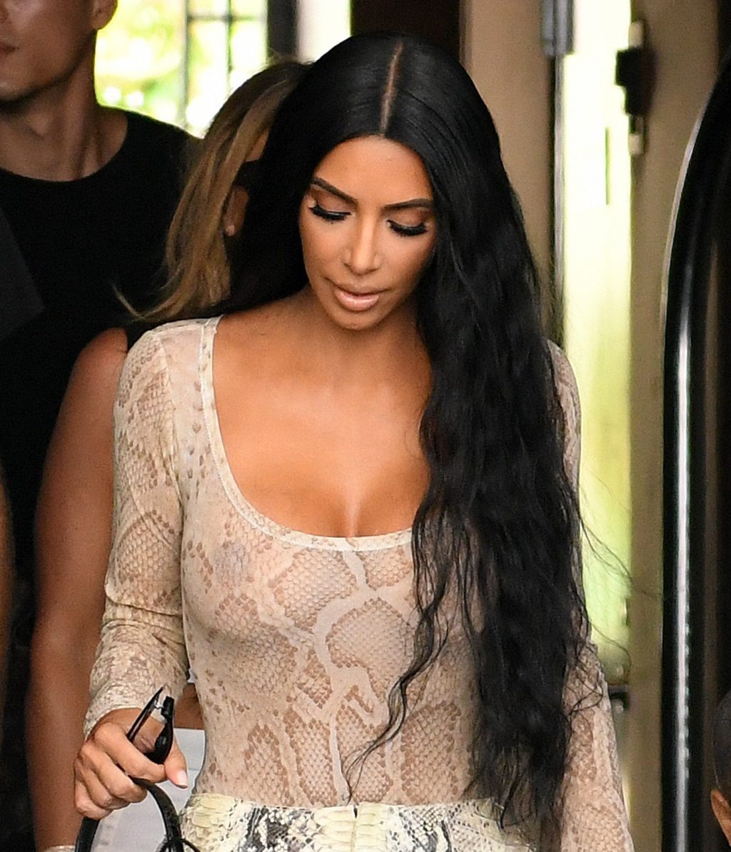 Kim Kardashian Cleavage #79638665