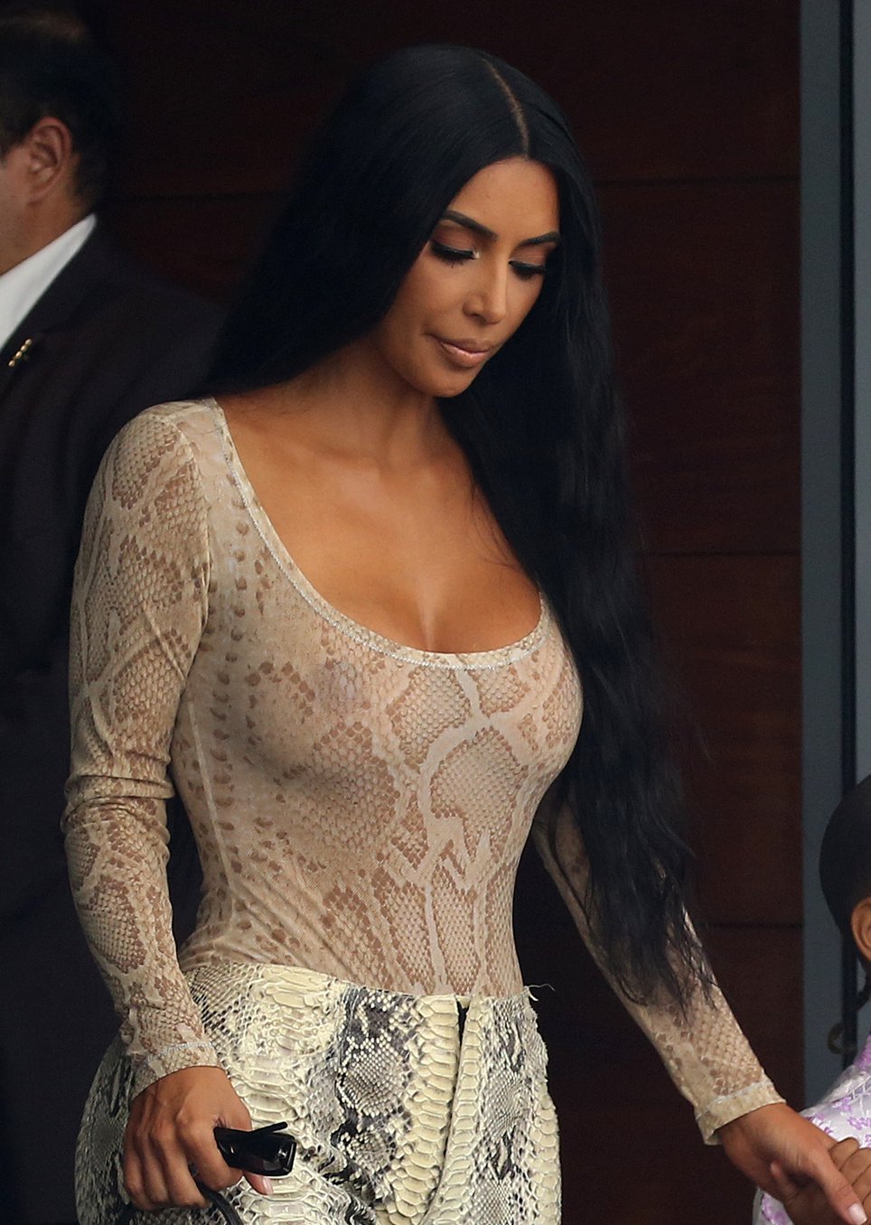 Kim Kardashian Cleavage #79638674
