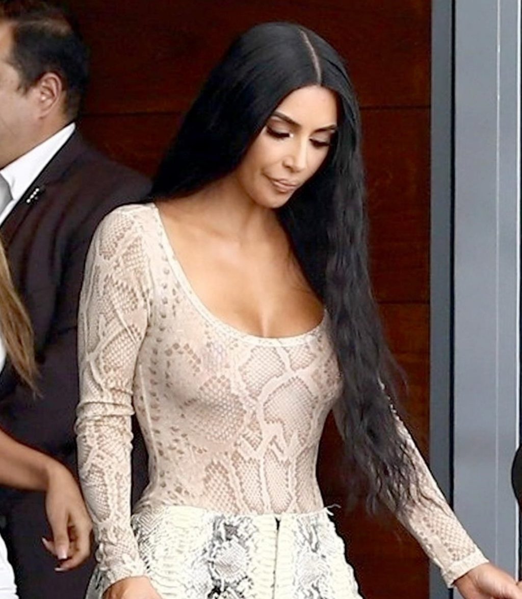 Kim Kardashian Cleavage #79638678