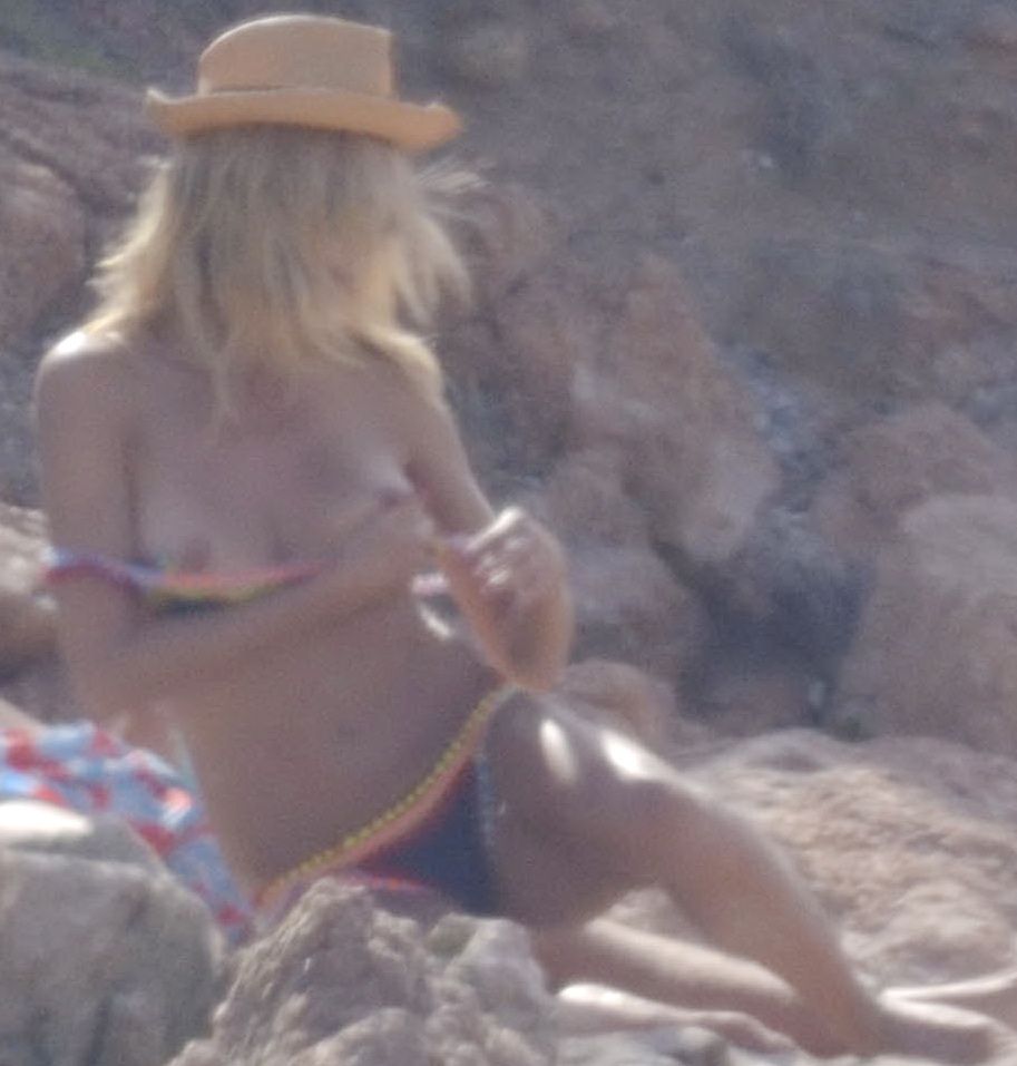 Heidi klum nuevas fotos en topless
 #79623142