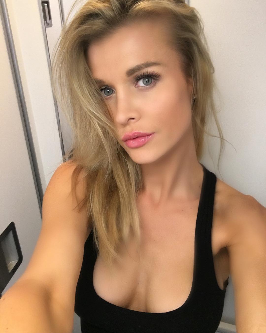 Joanna krupa sexy fotos
 #79624532