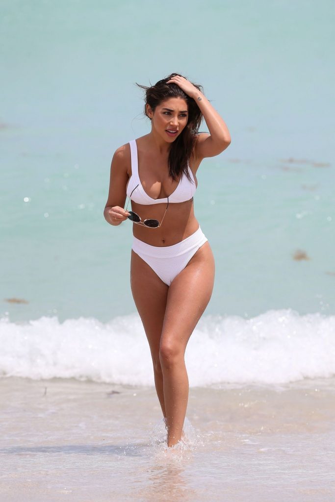 Chantel Jeffries Looking Beautiful on the Beach #79619379