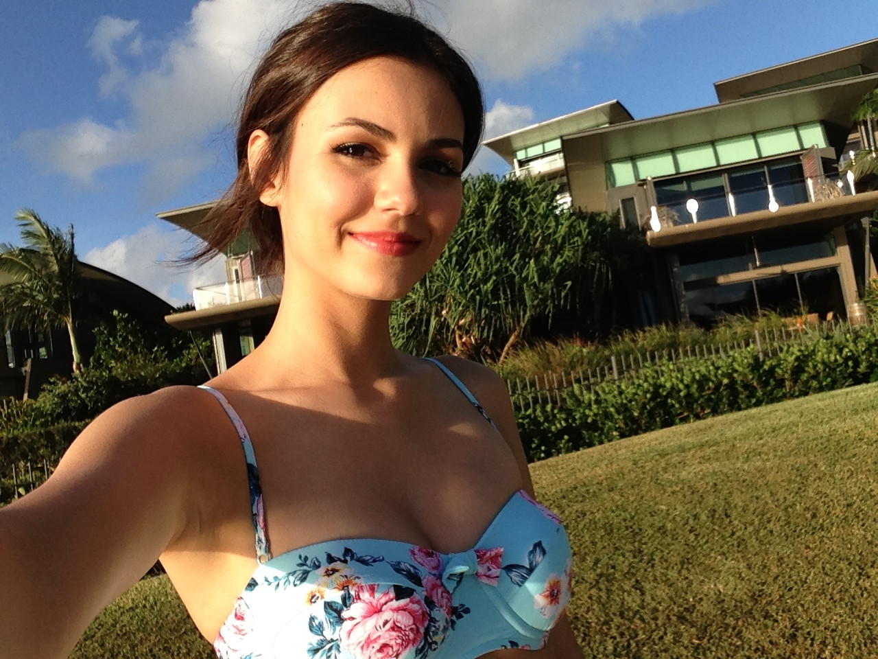 Brunette Victoria Justice fappening pics #79633157