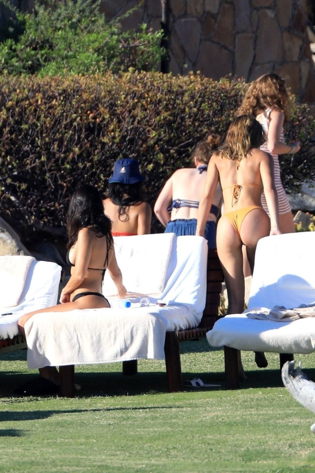 Kourtney kardashian et Sofia Richie en bikini
 #79626646