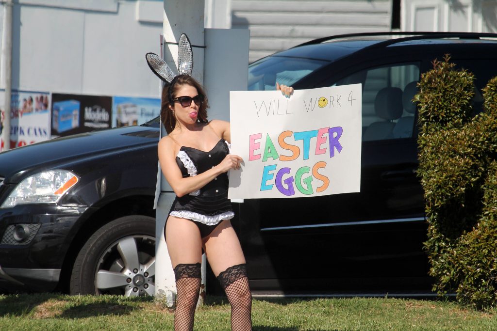 Erika jordan lavorerà per le uova di Pasqua
 #79531142