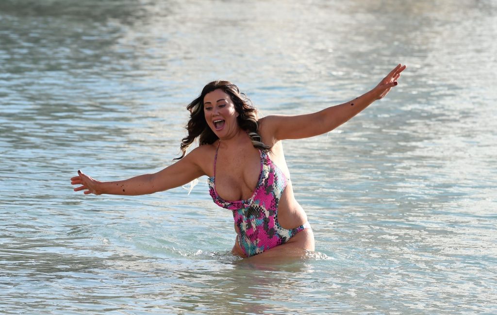 Lisa appleton oben ohne
 #79563072