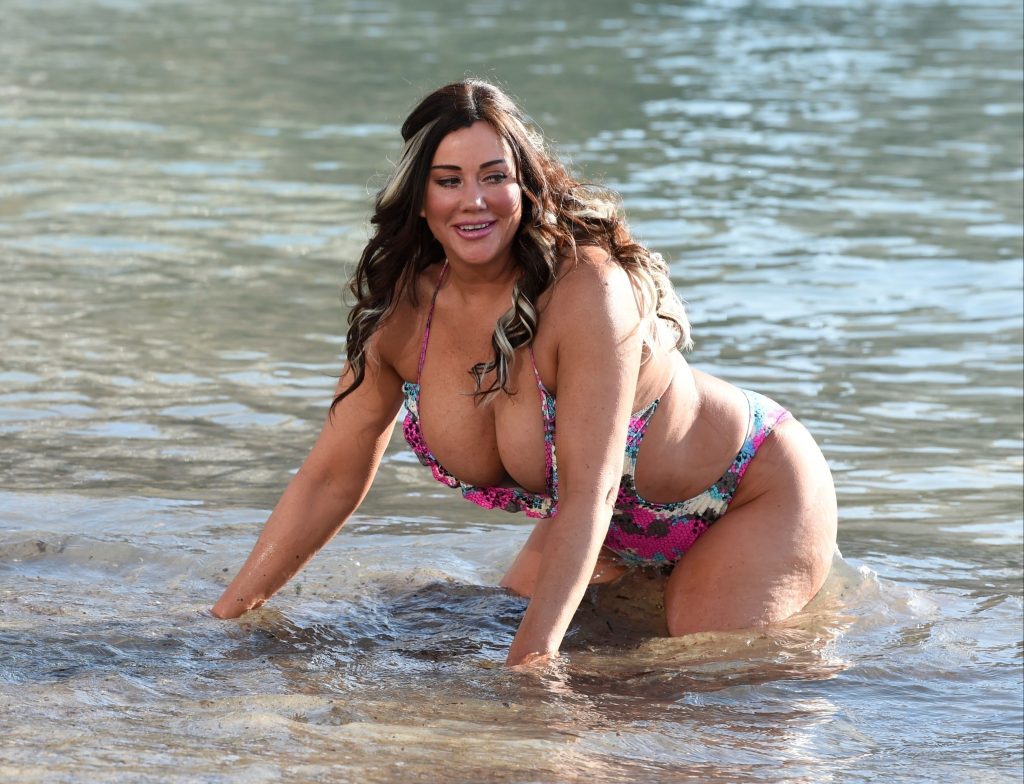 Lisa appleton oben ohne
 #79563087