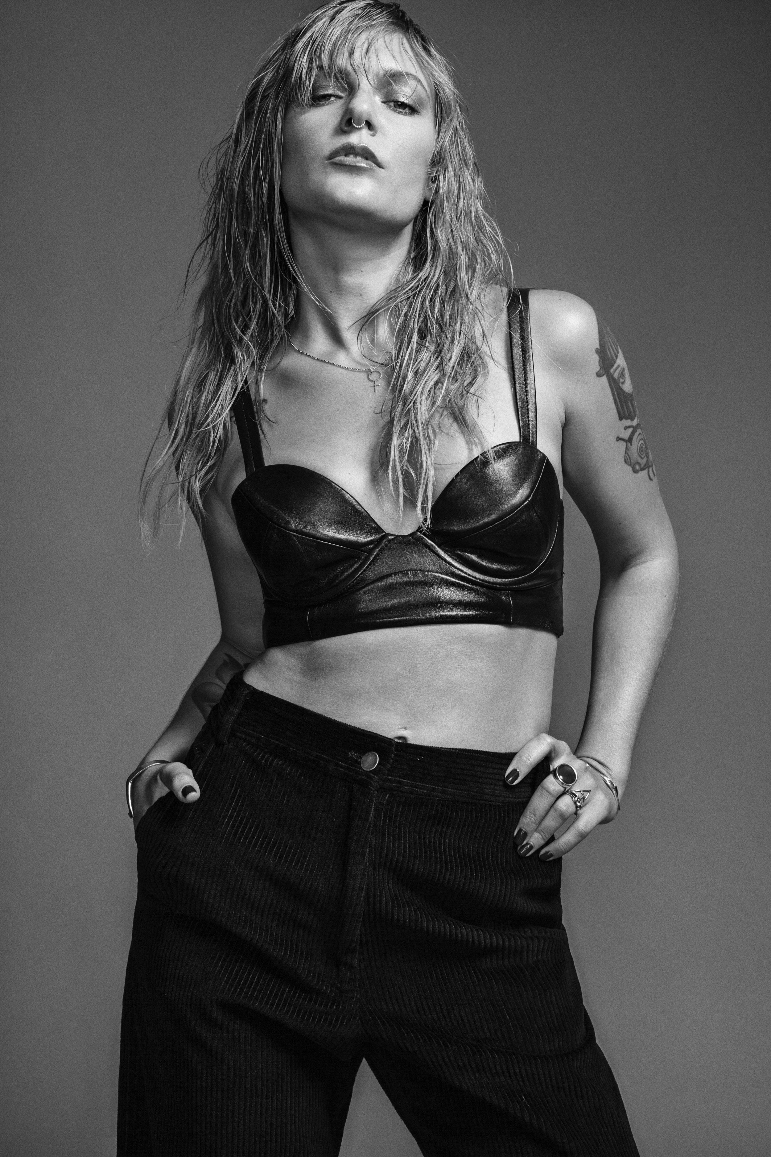 Tove lo foto in topless
 #79600562