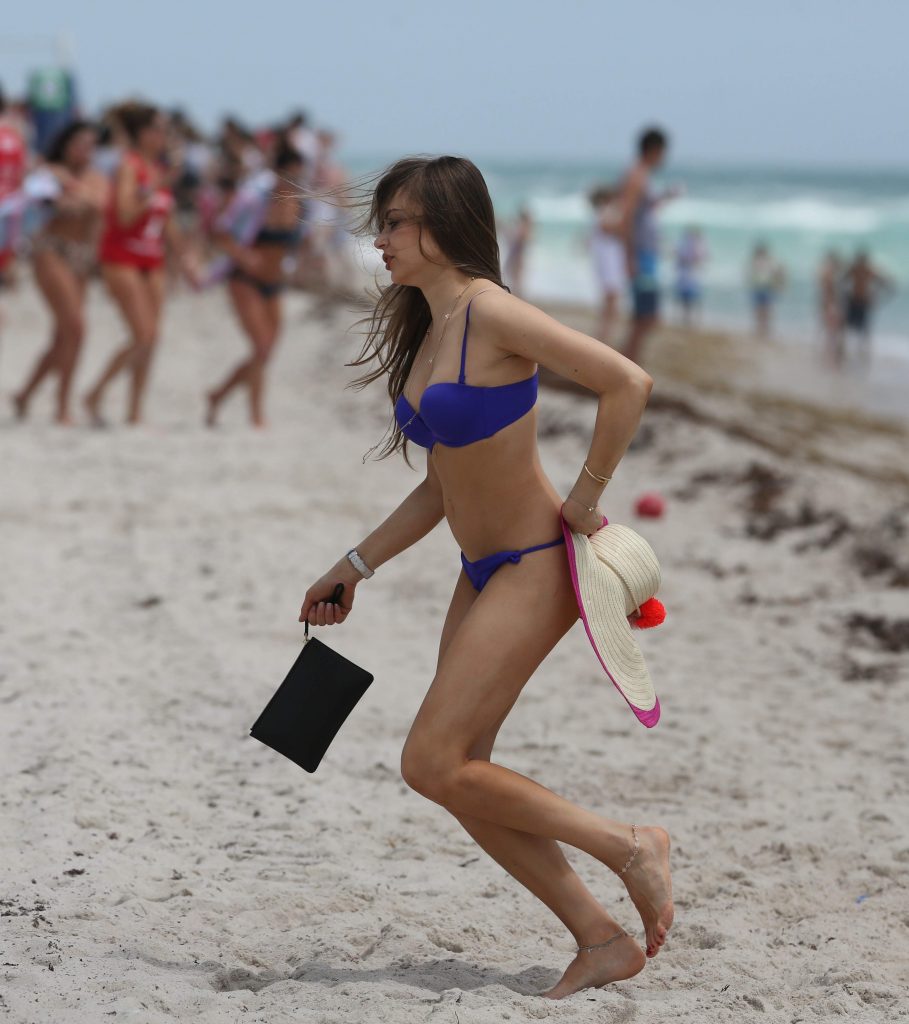 Xenia tchoumitcheva sieht lecker in blauem Bikini
 #79604094