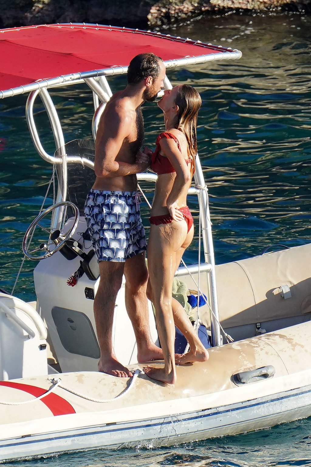 Alizée thevenet y pippa middleton bikini
 #79497599