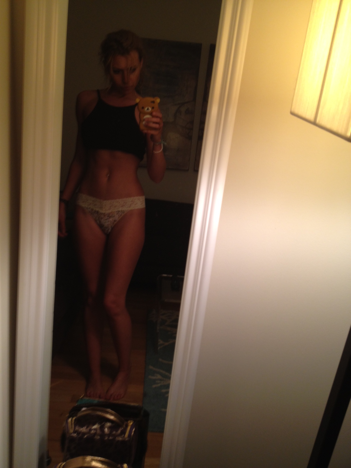 Aly Michalka（アリー・ミハルカ）のヌード写真が流出しました。
 #79497887