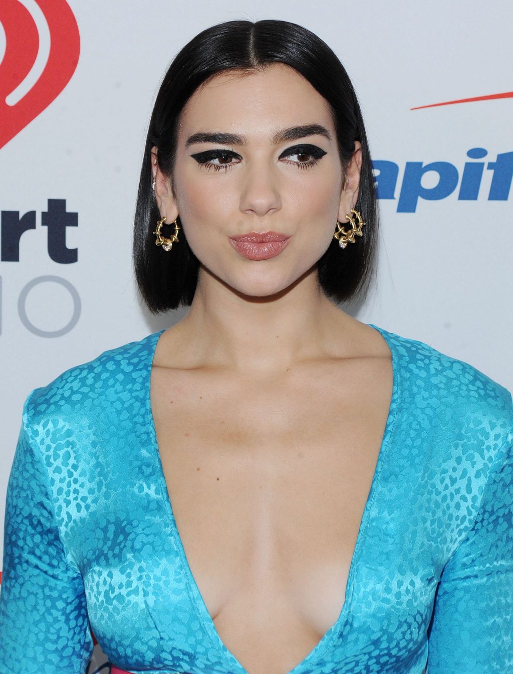 Dua lipa sans soutien-gorge
 #79525876