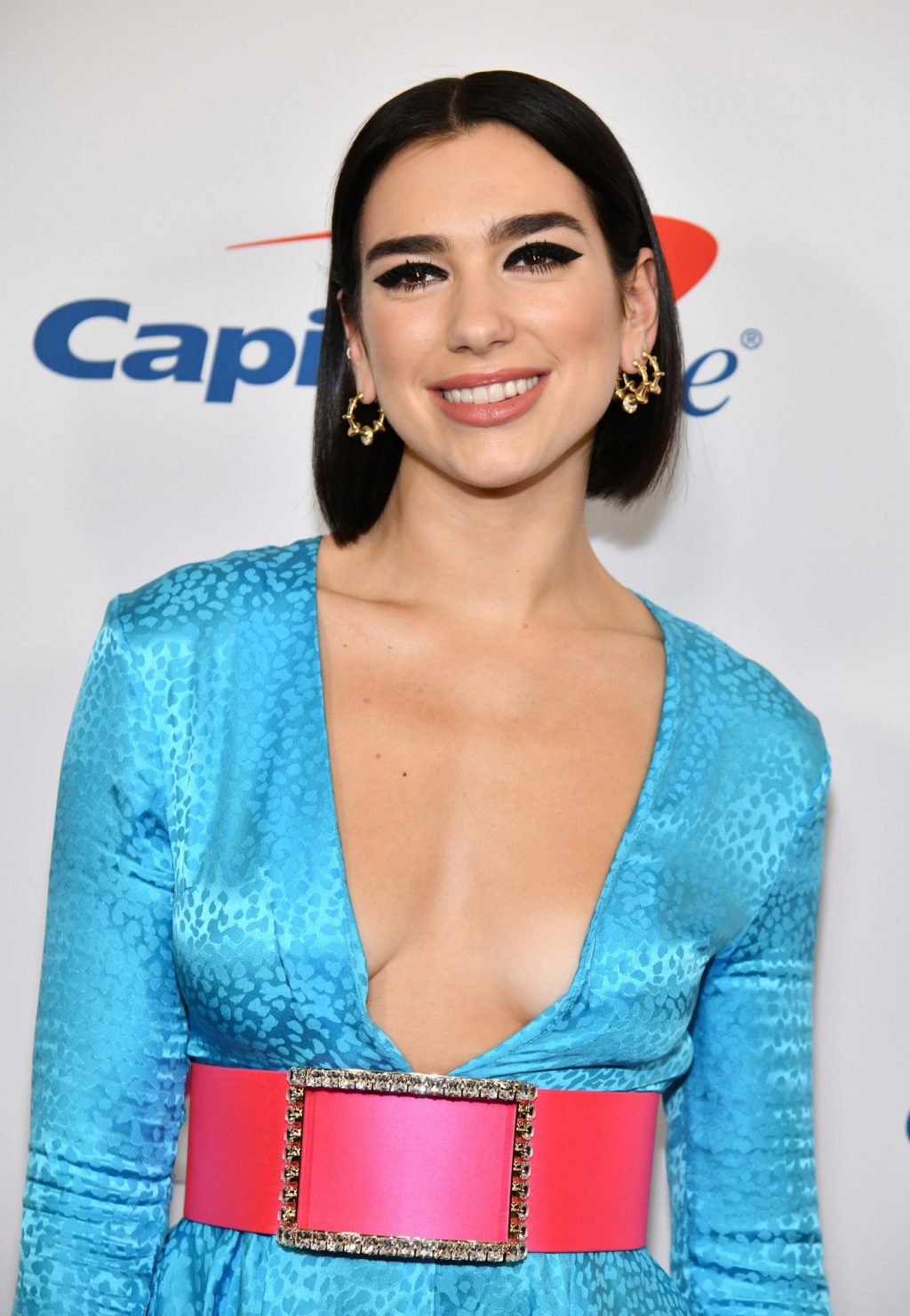 Dua lipa sans soutien-gorge
 #79525937