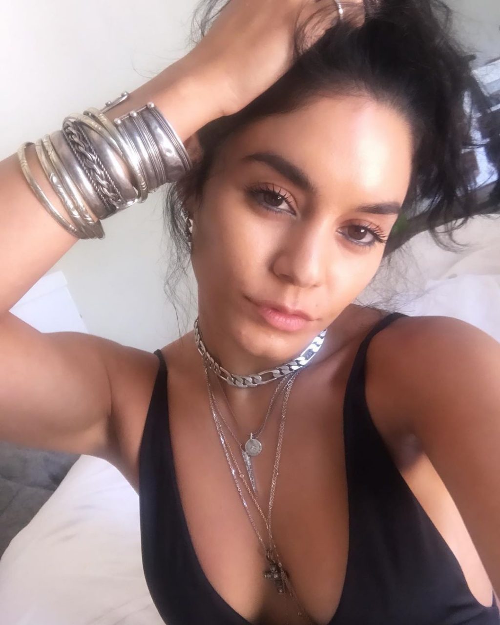 Vanessa Hudgens Cleavage Porn Pictures Xxx Photos Sex Images 3650599 Pictoa 