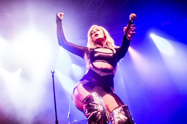 Bebe rexha y su hermoso culo brillante
 #79507865