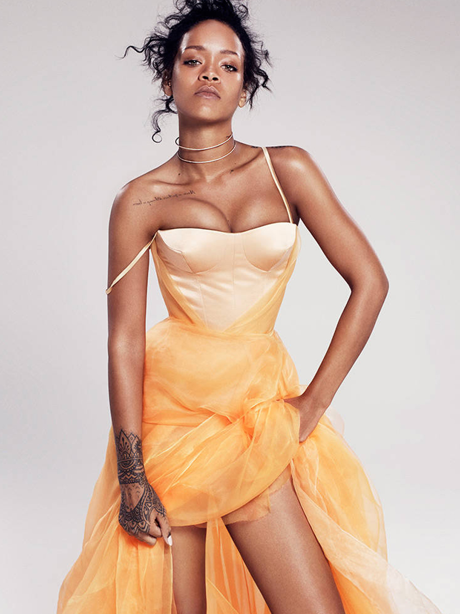 Sexy pics of Rihanna for Elle #79631558