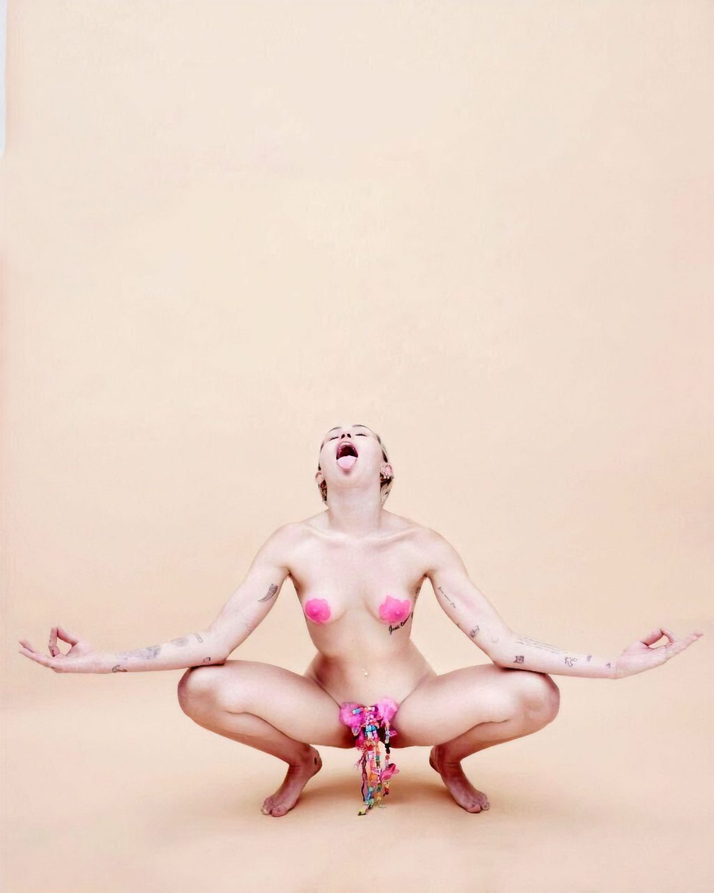Miley cyrus desnuda
 #79629366