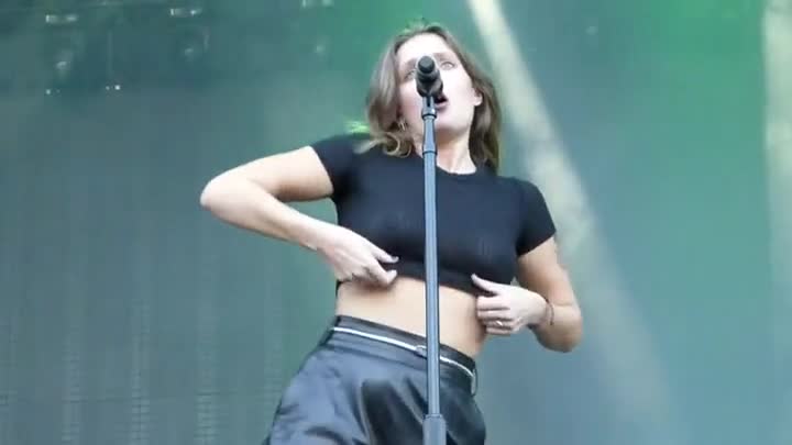 Tove lo nudo foto
 #79600574