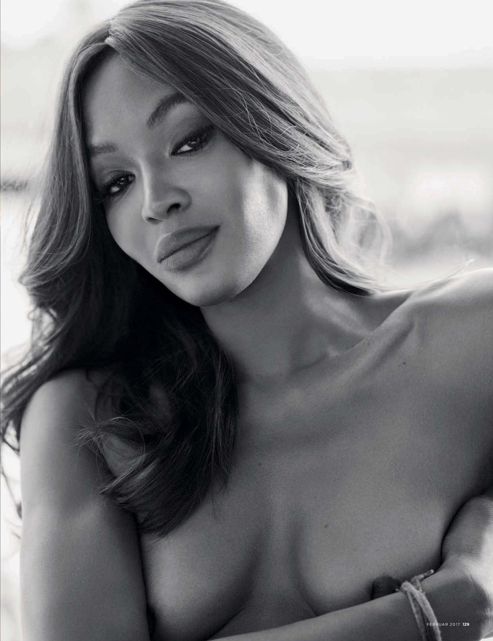 Fotos en topless de Naomi Campbell
 #79576911