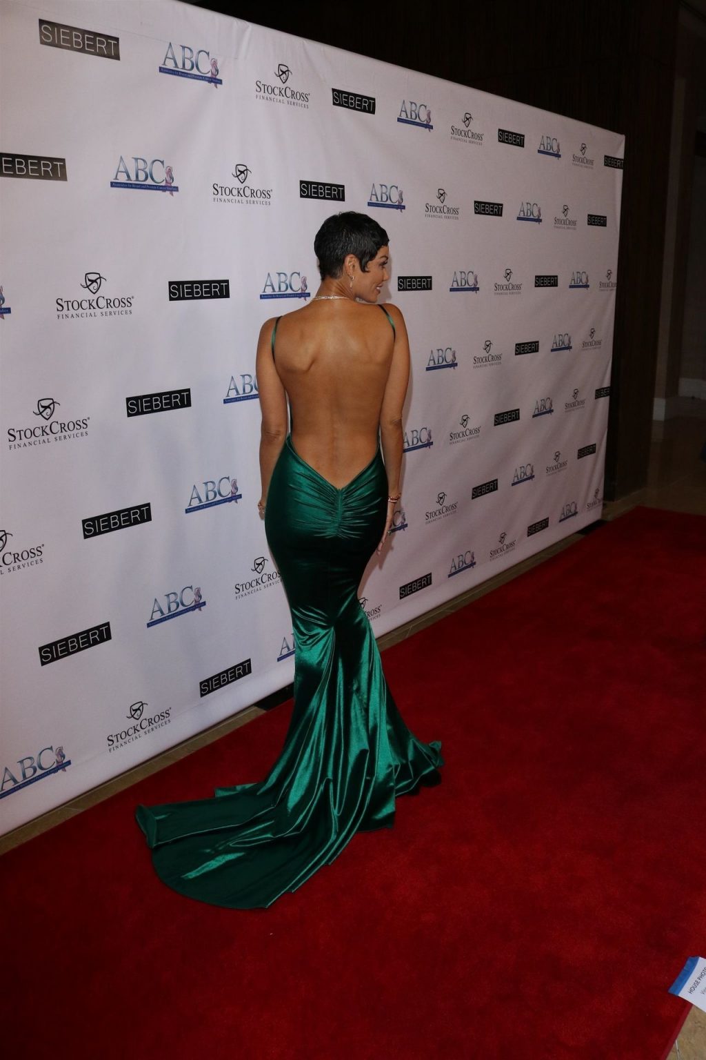 Nicole murphy escote
 #79578844