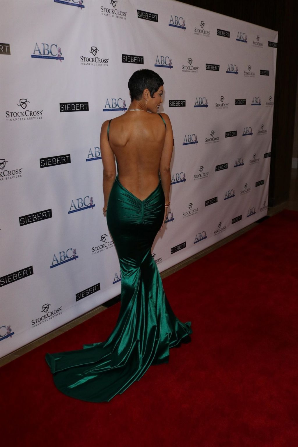 Nicole murphy scollatura
 #79578849