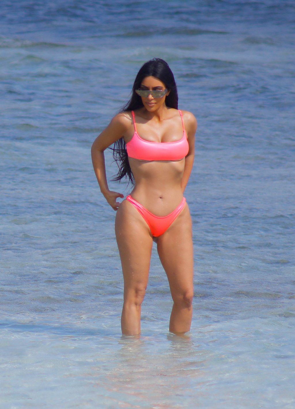 Kim kardashian y kourtney kardashian bikini
 #79626548