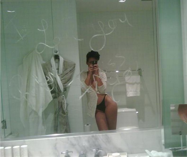 Rihanna desnuda
 #79631627