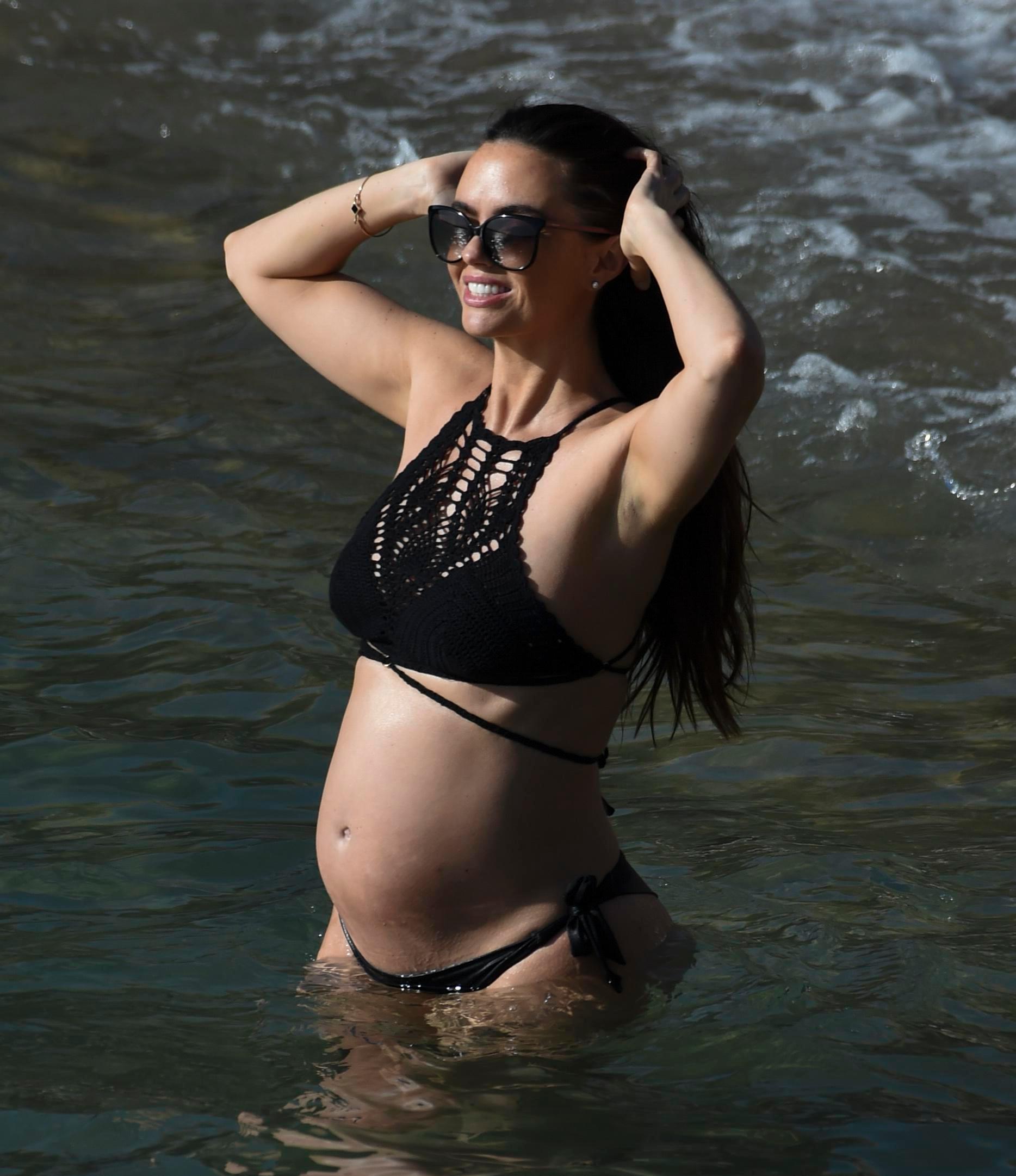 Jennifer Metcalfe Shows Off Her Preggo Belly #79545029