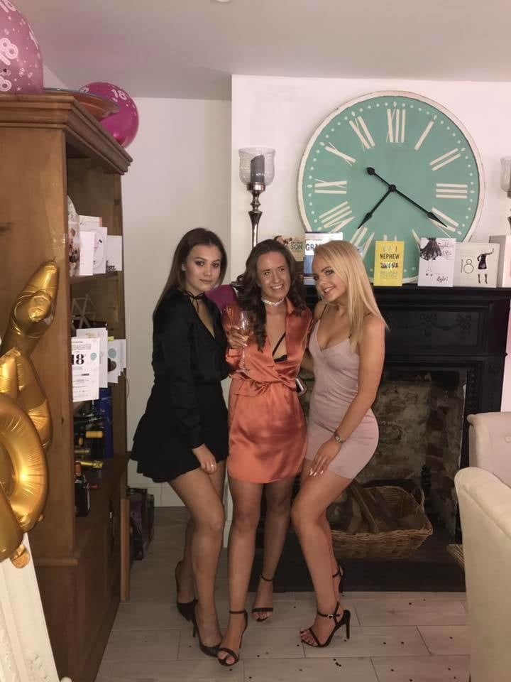 Anglaises en talon bitch british girls in high heels 24
 #79653146